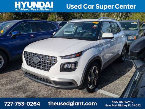 Used 2023 Hyundai Venue SEL FWD image 1