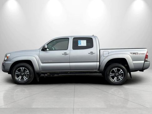 Used 2015 Toyota Tacoma 4x4 Double Cab w/ TRD Sport Package image 5