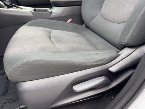 Used 2019 Toyota RAV4 XLE FWD image 34
