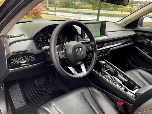 Used 2024 Honda Accord Touring image 17