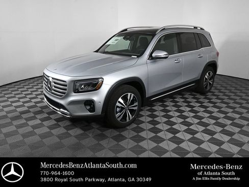 Used 2026 Mercedes-Benz GLB 250 image 1