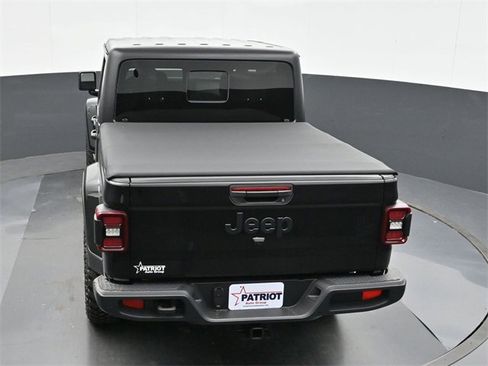 Used 2024 Jeep Gladiator Sport image 28