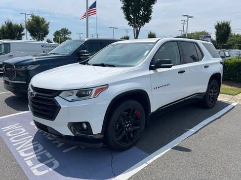 Used 2021 Chevrolet Traverse Premier w/ Redline Edition FWD image 1