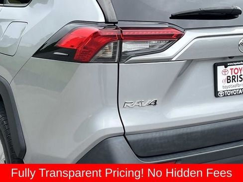 Used 2021 Toyota RAV4 XLE AWD/4WD image 5