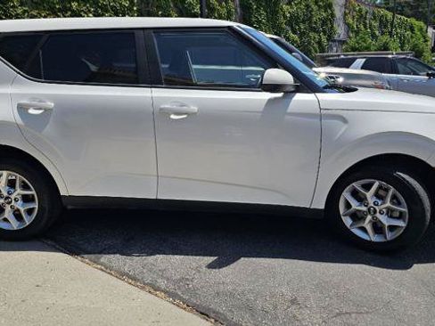 Used 2020 Kia Soul S FWD image 4