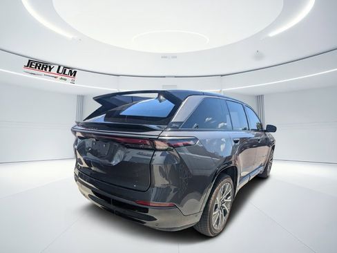 New 2025 Jeep Wagoneer S Limited image 2