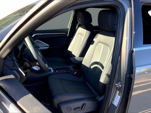 New 2025 Audi Q3 2.0T Premium image 8