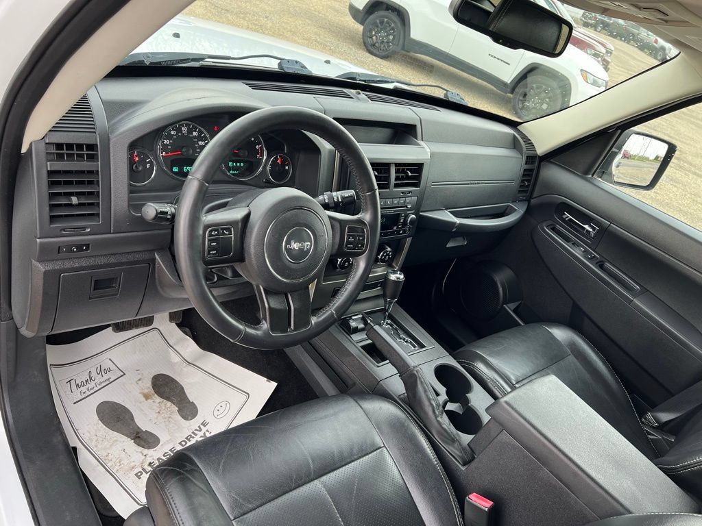 Used 2012 Jeep Liberty Sport AWD/4WD image 21