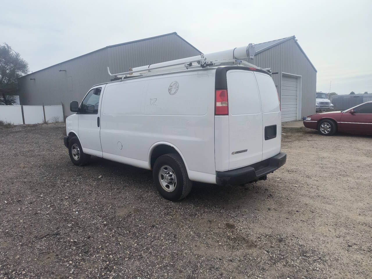 Used 2014 Chevrolet Express 2500 RWD image 3