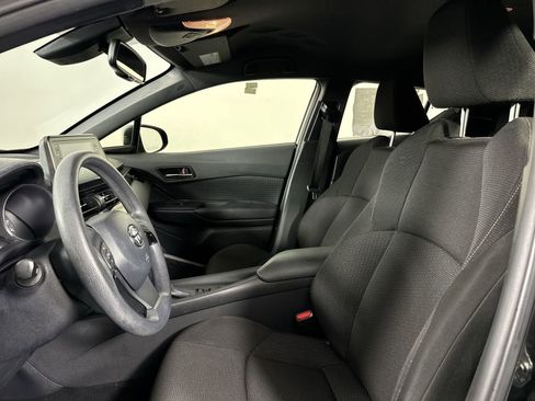 Used 2019 Toyota C-HR XLE image 18