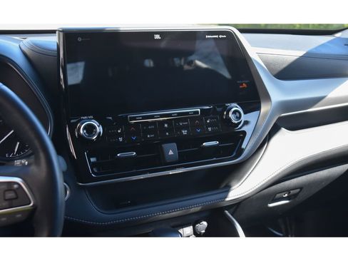 Used 2020 Toyota Highlander Platinum image 21