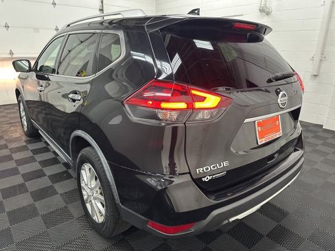 Used 2018 Nissan Rogue SV w/ Premium Package image 8