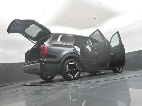 Used 2025 Kia Telluride S FWD image 53