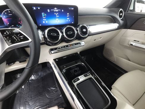 Certified 2026 Mercedes-Benz GLB 250 4MATIC image 14
