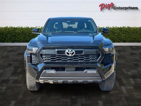 Used 2024 Toyota Tacoma TRD Off-Road image 6