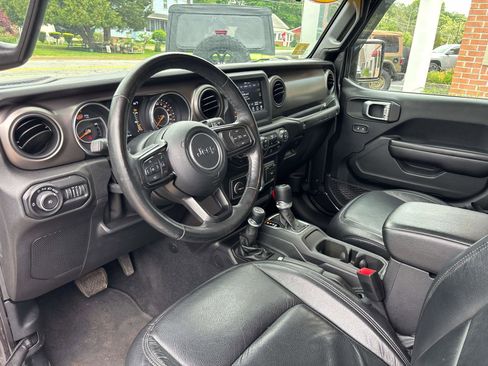 Used 2020 Jeep Wrangler Sport AWD/4WD image 8