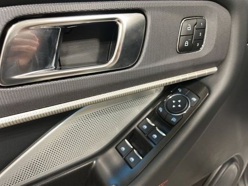 Used 2025 Ford Explorer ST image 11