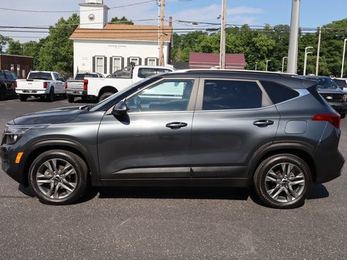 Used 2023 Kia Seltos S FWD image 13