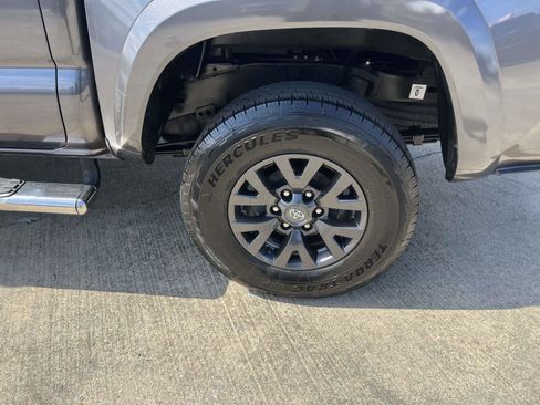 Used 2021 Toyota Tacoma SR5 image 6