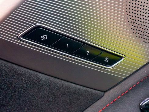 Used 2023 Chevrolet Corvette Stingray Premium Cpe w/ Z51 Performance Package image 19