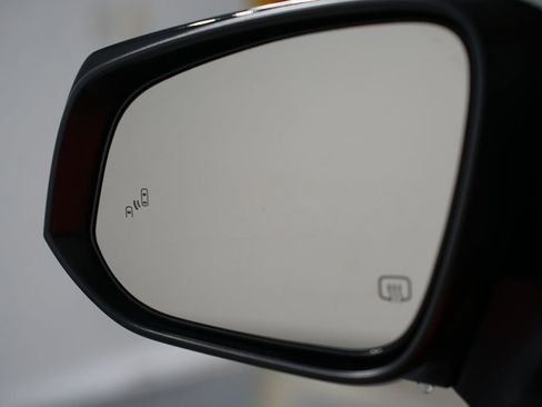 Certified 2025 Toyota Corolla Cross LE image 25