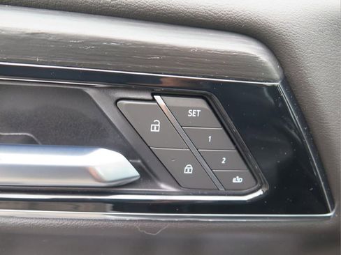 Used 2025 GMC Yukon Denali AWD/4WD image 10