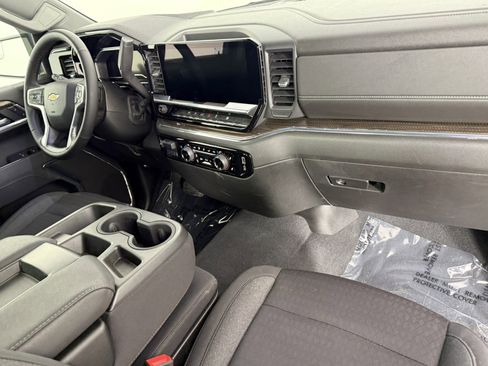Used 2024 Chevrolet Silverado 1500 LT w/ Protection Package AWD/4WD image 11