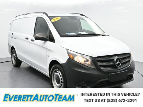 Used 2016 Mercedes-Benz Metris image 1