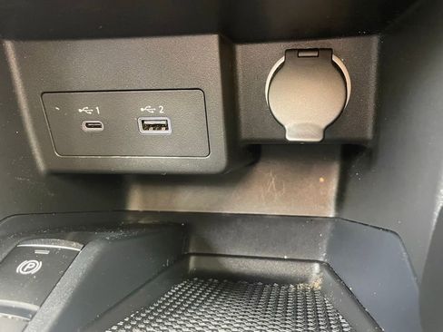 Used 2024 Nissan Kicks SV FWD image 31