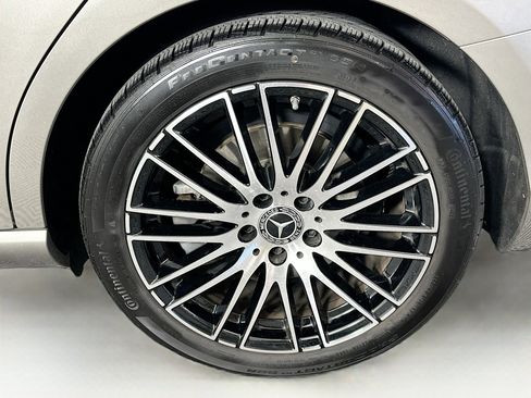 Used 2023 Mercedes-Benz C 300 Sedan image 11