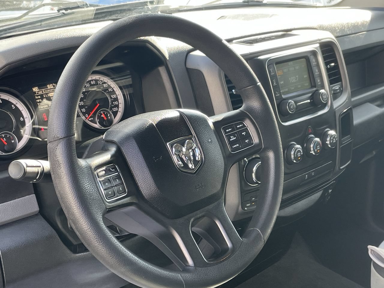 Used 2018 RAM 1500 Express AWD/4WD image 30