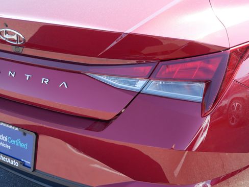 Certified 2023 Hyundai Elantra SEL FWD image 17