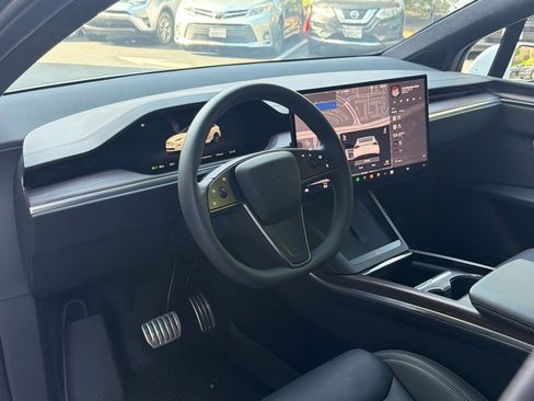 Used 2024 Tesla Model X AWD/4WD image 4