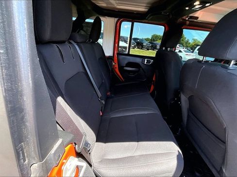 Used 2023 Jeep Wrangler Unlimited w/ Convenience Group AWD/4WD image 23