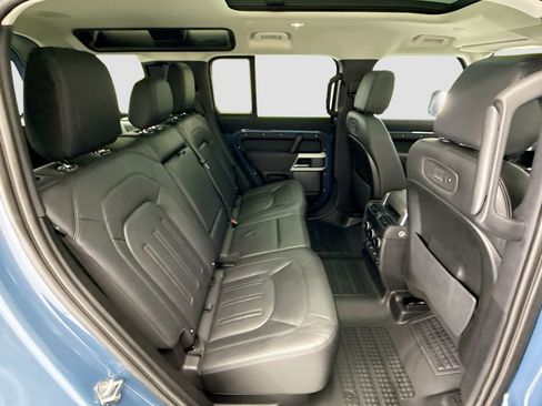 Used 2022 Land Rover Defender 110 SE image 21