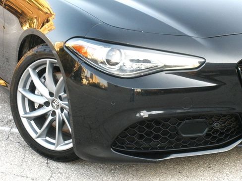Used 2023 Alfa Romeo Giulia Sprint RWD image 5