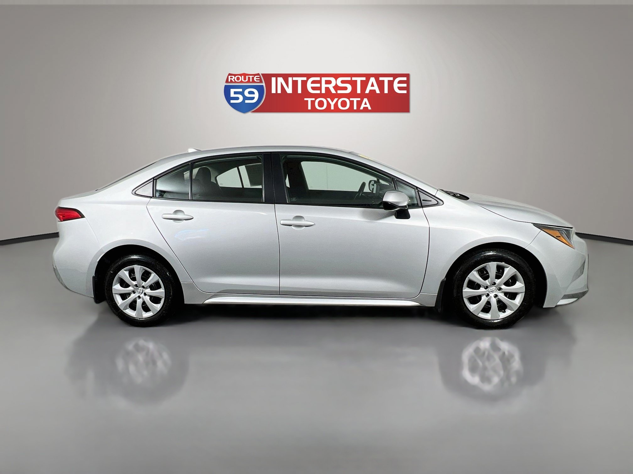 Used 2023 Toyota Corolla LE FWD image 8
