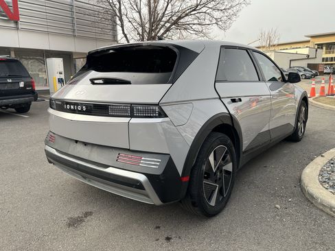 Used 2025 Hyundai Ioniq 5 SE image 9