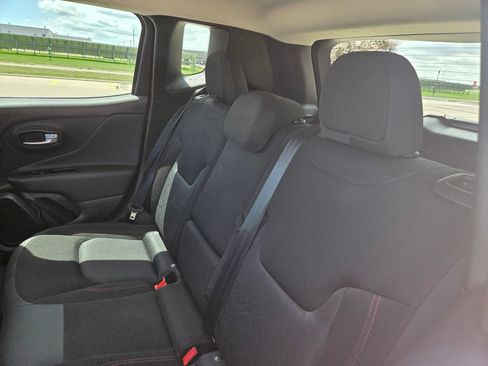 Used 2020 Jeep Renegade Trailhawk w/ Cold Weather Group AWD/4WD image 46