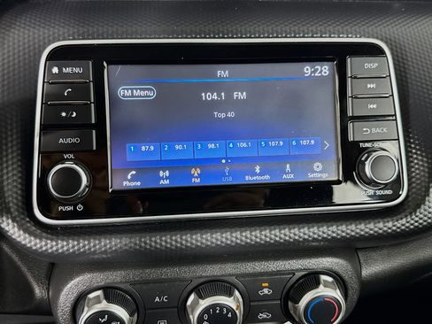 Used 2021 Nissan Kicks S image 17