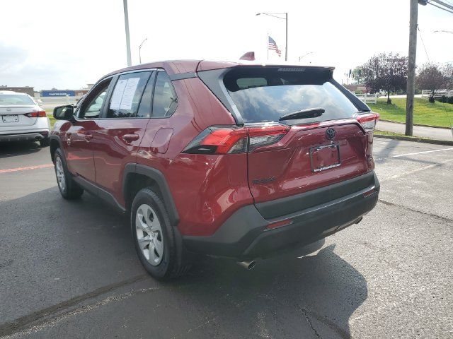 Used 2023 Toyota RAV4 LE AWD/4WD image 3