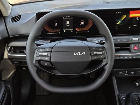 New 2026 Kia K4 FWD image 12