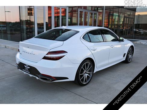 Used 2026 Genesis G70 2.5T image 9