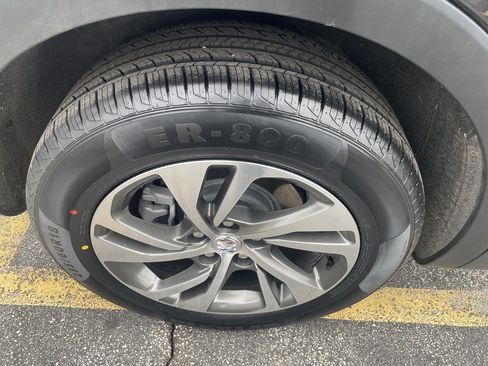 Used 2023 Buick Envision Essence image 36