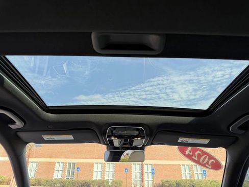 Used 2024 Mercedes-Benz C 300 Sedan image 24