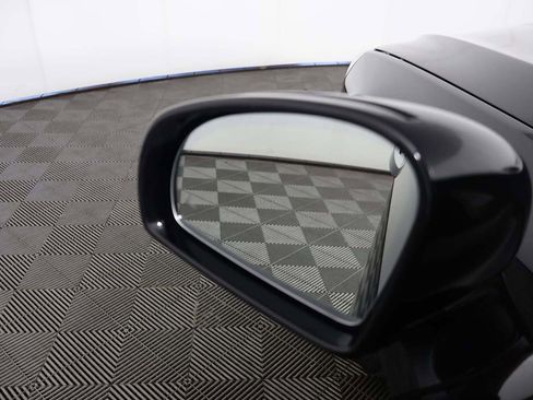 Used 2013 Mercedes-Benz SL 550 w/ Premium Pkg image 31