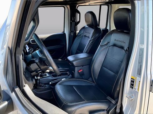 Used 2023 Jeep Wrangler Unlimited Sahara w/ Safety Group AWD/4WD image 8