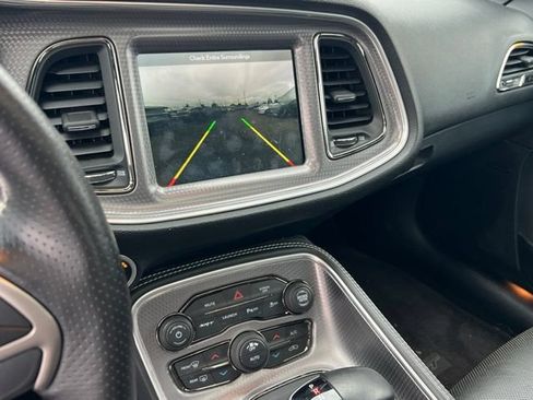 Used 2017 Dodge Challenger SRT Hellcat RWD image 19