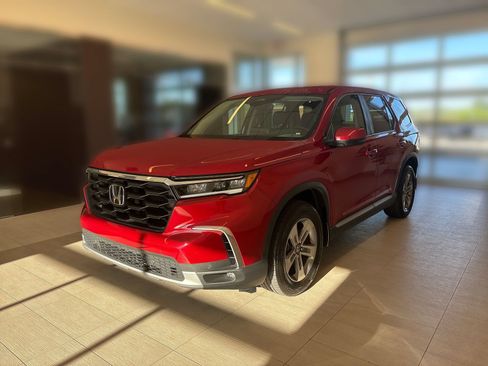 Certified 2025 Honda Pilot EX-L image 4