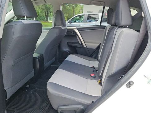 Used 2015 Toyota RAV4 LE FWD image 11
